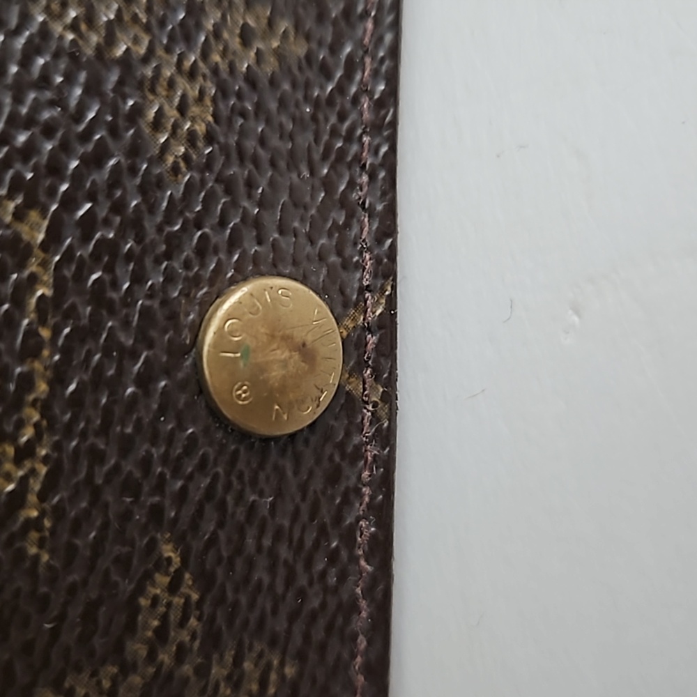 Louis Vuitton 6 Key Holder Monogram *Authentic* - Picture 10 of 17